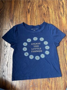 American Eagle crop top M enjoy the little things  t shirt navy daisy
